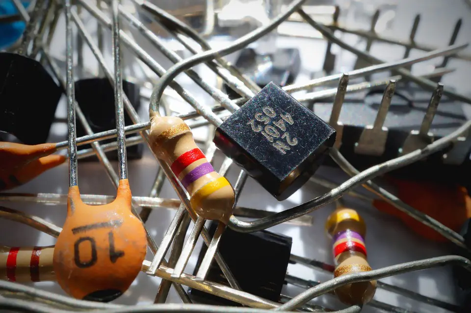 How Capacitors Work How Capacitors Work