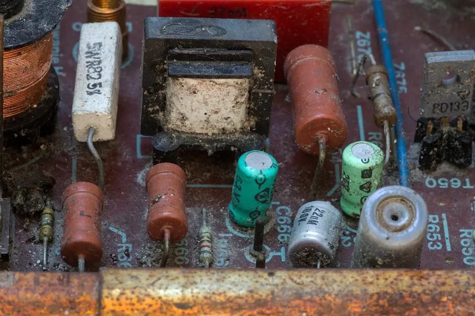 Minimize Corrosion in Printed Circuit Boards Minimize Corrosion in Printed Circuit Boards